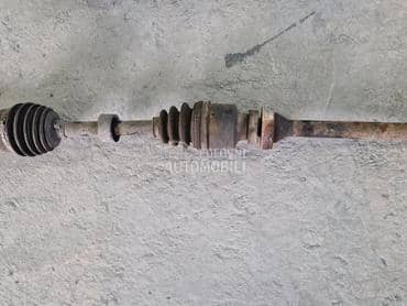 poluosovina desna 1.4d za Mazda 2 od 2007. do 2013. god.