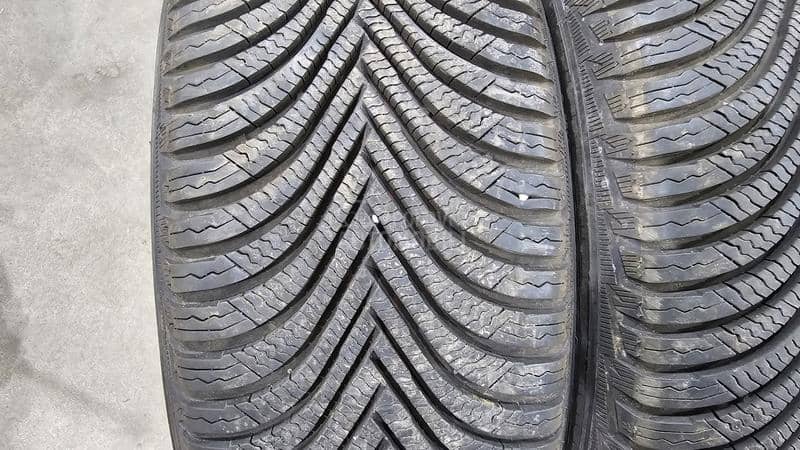 Michelin 215/55 R17 Zimska