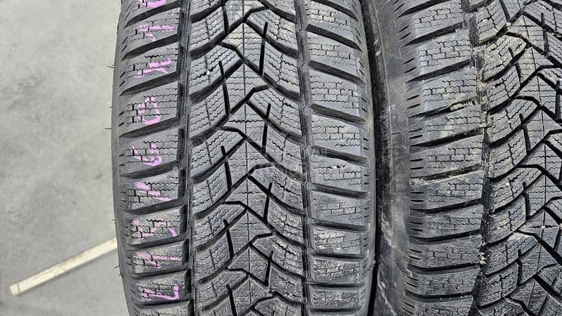 Dunlop 215/60 R16 Zimska