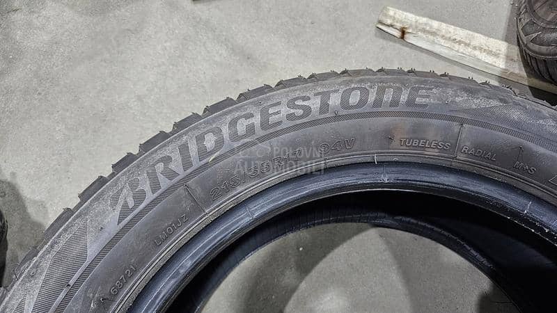 Bridgestone 215/55 R17 Zimska