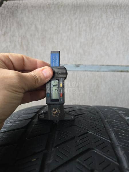 Pirelli 305/35 R21 Zimska