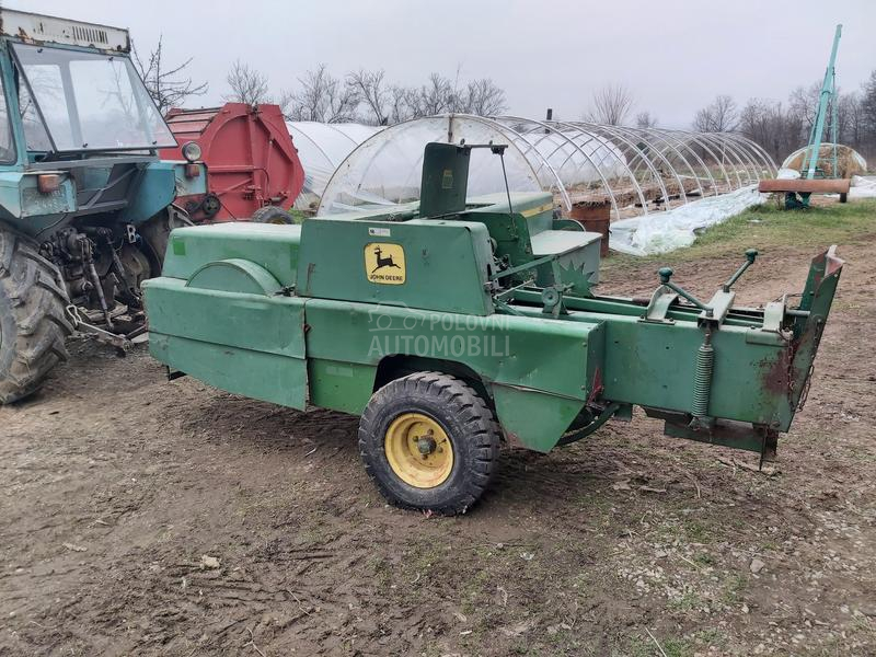 John Deere 332