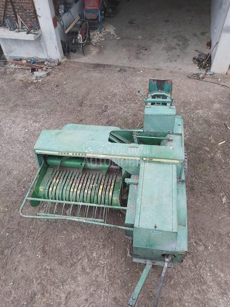 John Deere 332