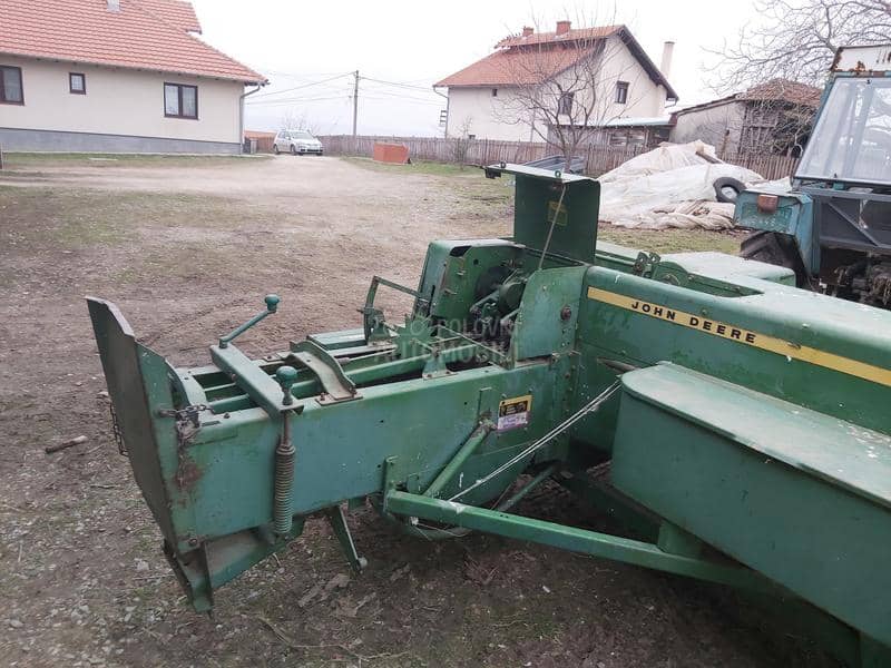 John Deere 332