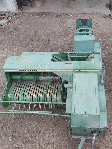 John Deere 332