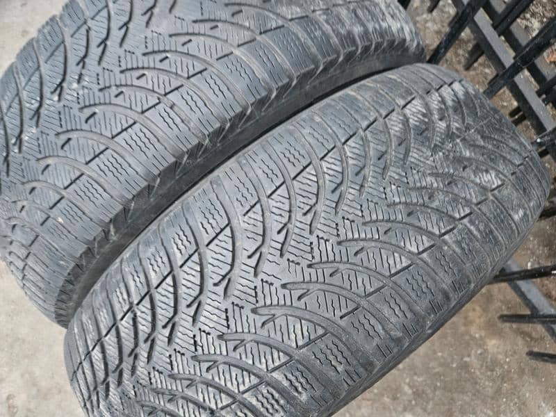 Michelin 215/65 R16 Zimska
