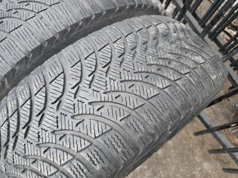 Michelin 215/65 R16 Zimska