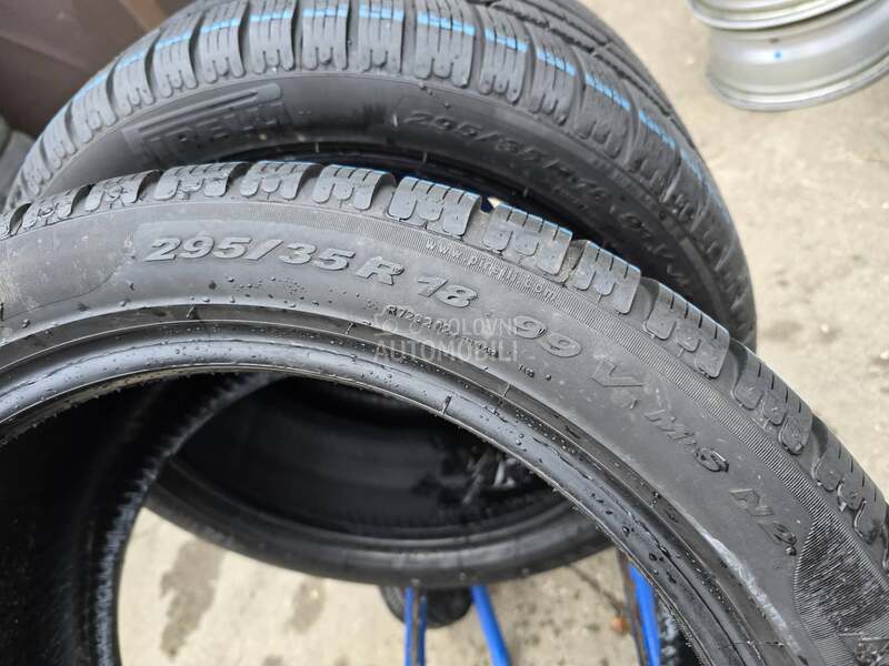 Pirelli 295/35 R18 Zimska