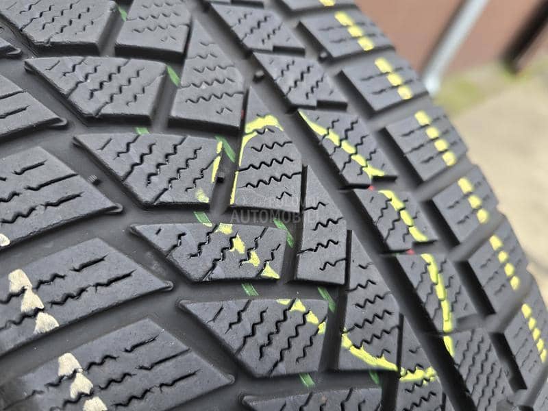 Continental 215/65 R17 Zimska