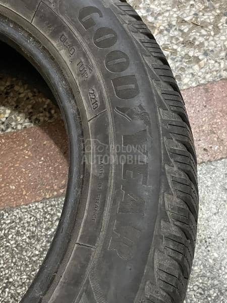 Goodyear 185/65 R15 Zimska