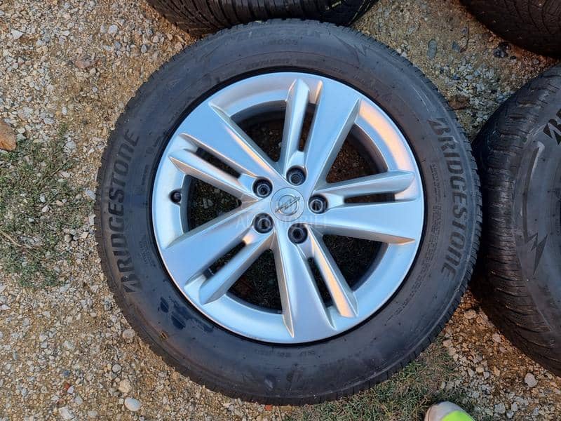 Bridgestone 215/65 R17 Sve sezone