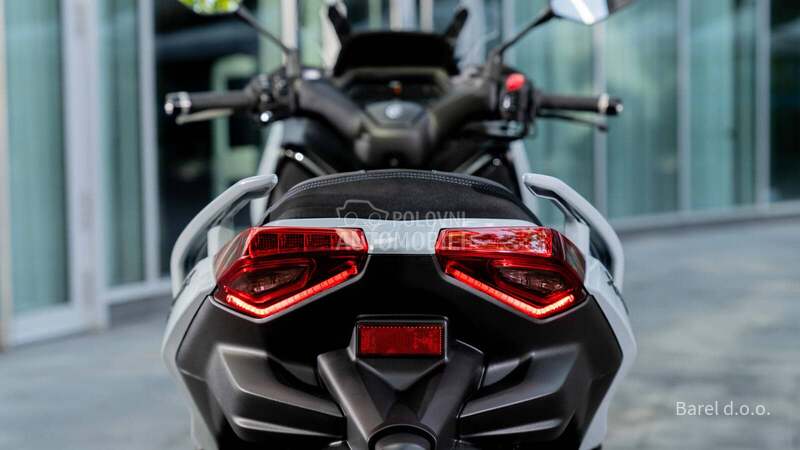 Yamaha XMAX  125 TECH MAX