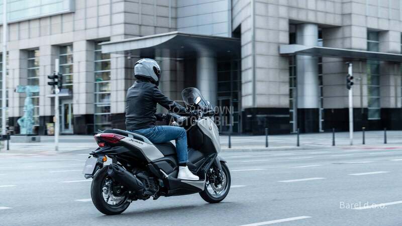 Yamaha XMAX  125 TECH MAX