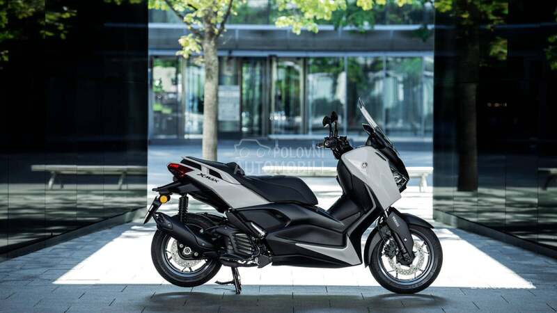 Yamaha XMAX  125 TECH MAX
