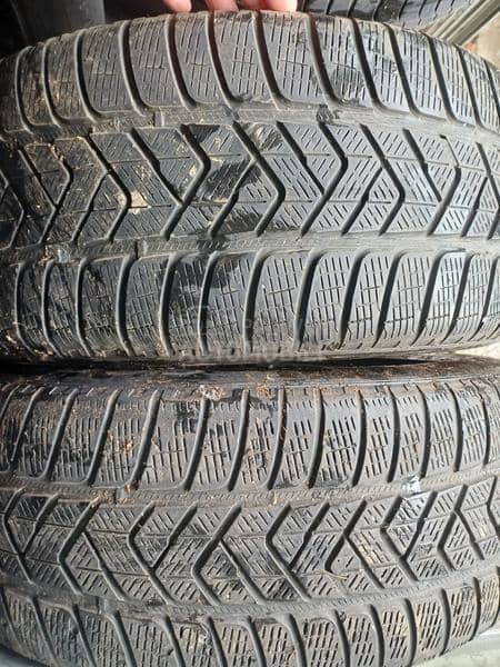 Pirelli 235/55 R19 Zimska