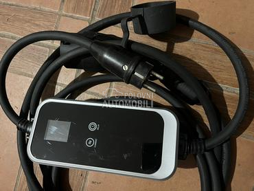 Punjac za elektricni auto  