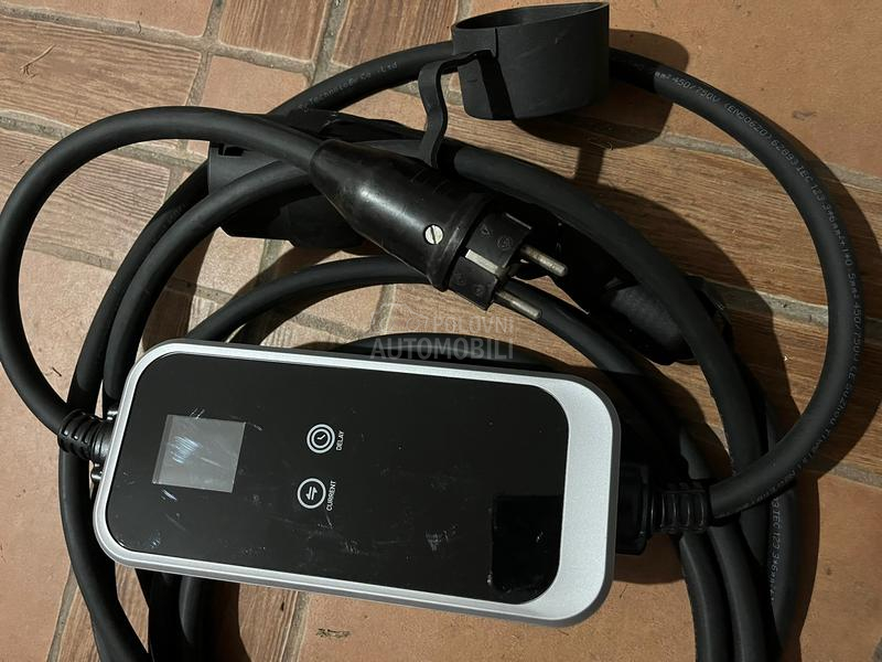 Punjac za elektricni auto