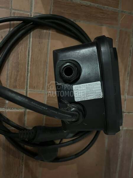 Punjac za elektricni auto