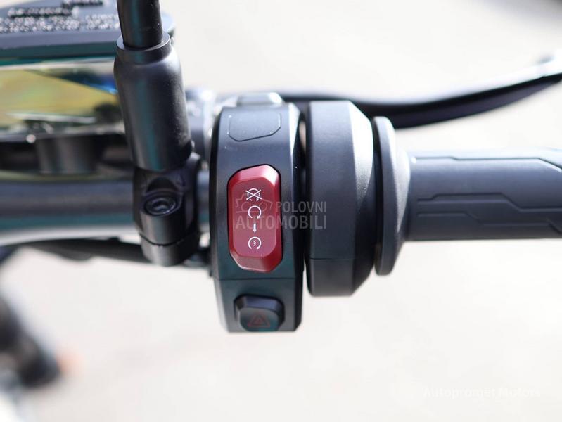 Benda Dark Flag V4 Commander