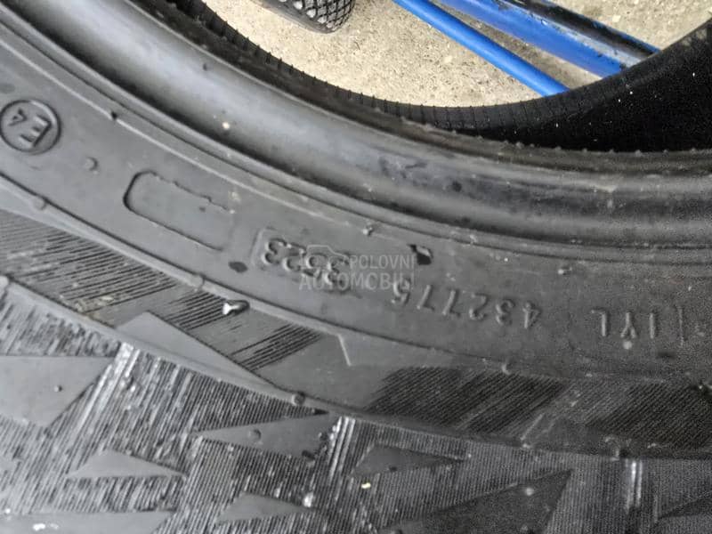 Nokian 265/65 R17 Zimska