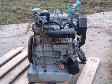 Motor Kubota D722 tri cilindra