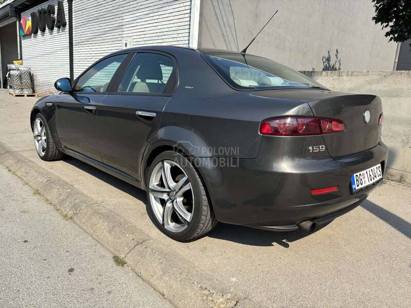 Alfa Romeo 159 1900