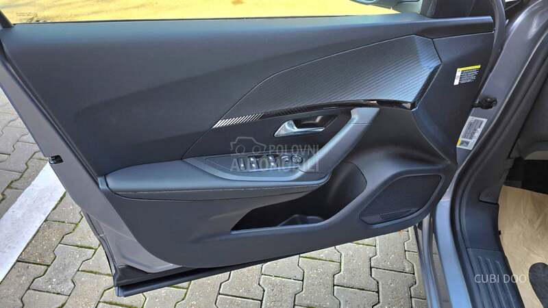 Peugeot 2008 1.2E ALLURE 100 6MT