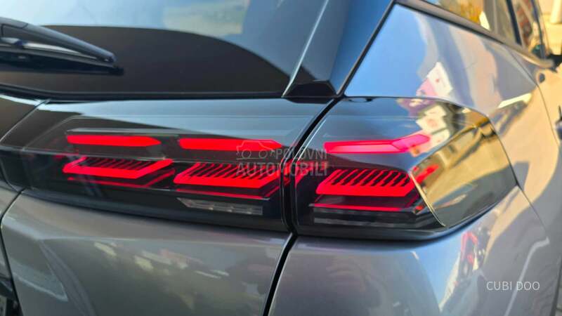 Peugeot 2008 1.2E ALLURE 100 6MT
