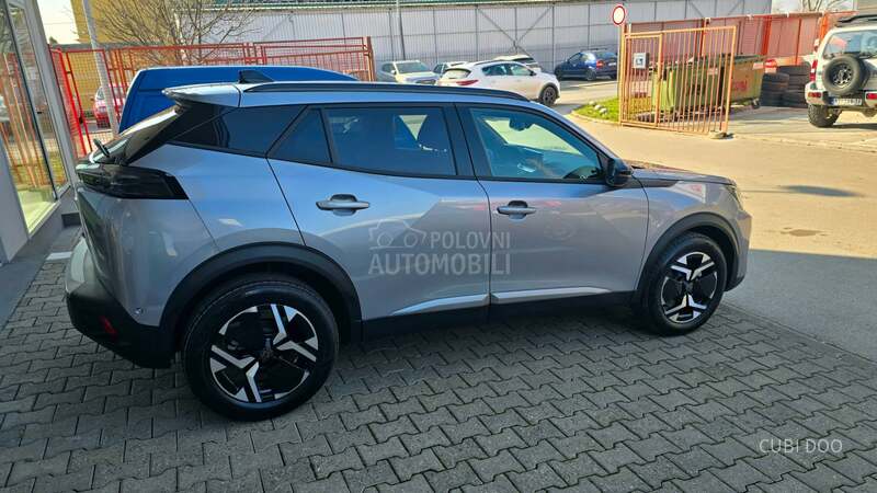 Peugeot 2008 1.2E ALLURE 100 6MT