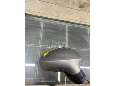 Desni retrovizor za Seat Leon od 2005. do 2012. god.