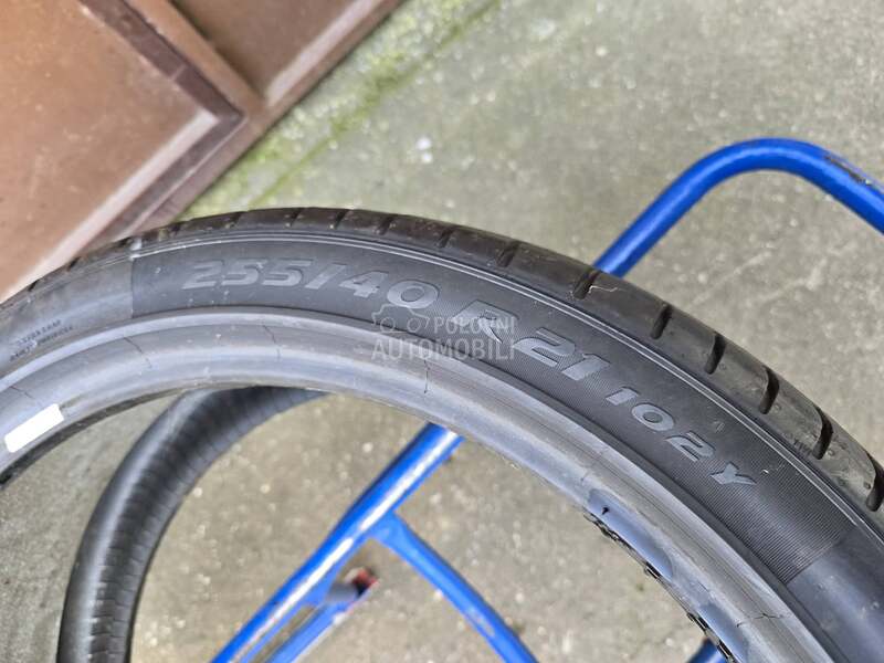 Pirelli 255/40 R21 Letnja