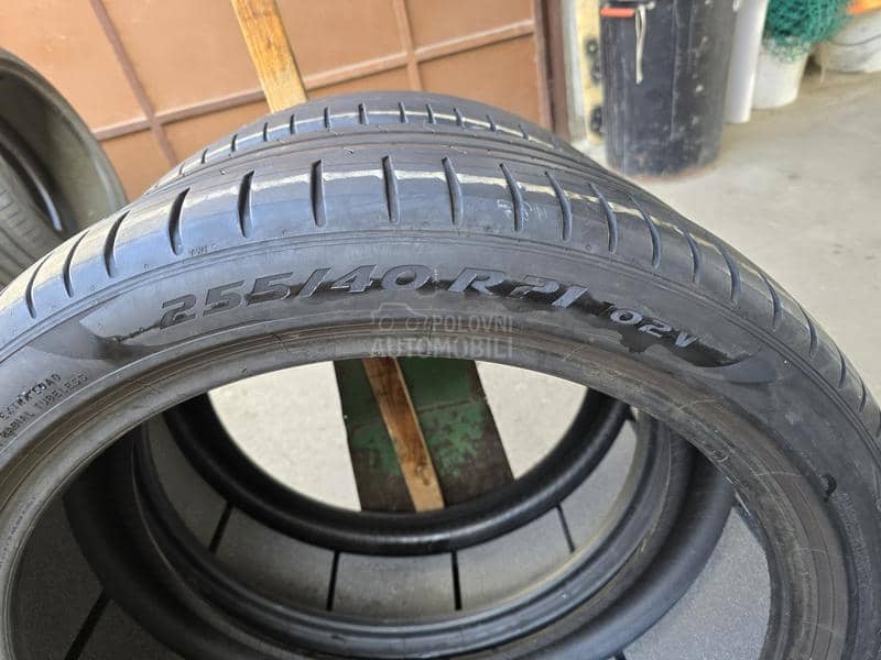 Pirelli 255/40 R21 Letnja