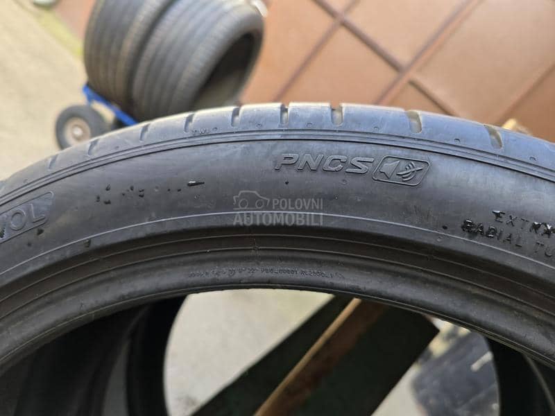 Pirelli 255/40 R21 Letnja