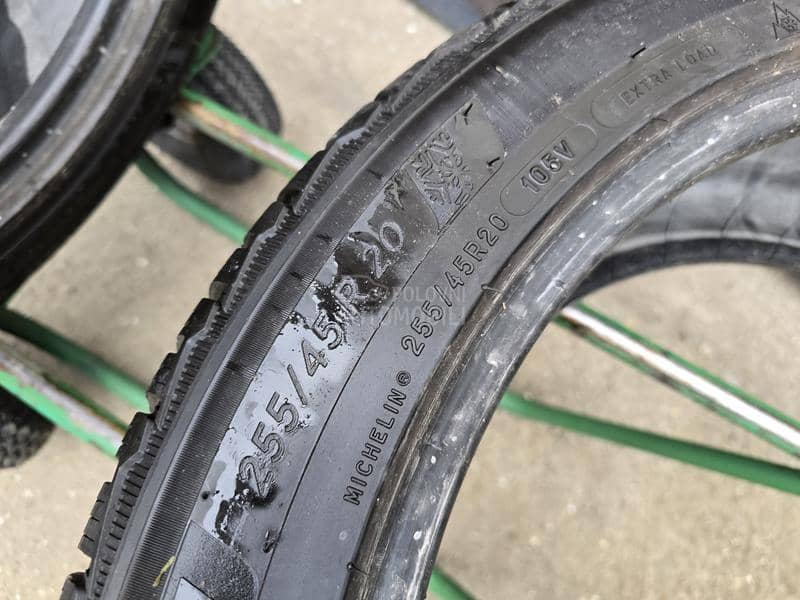 Michelin 255/45 R20 Zimska