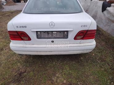 kompletan auto u delovima moto za Mercedes Benz E 200 od 1997. do 2002. god.