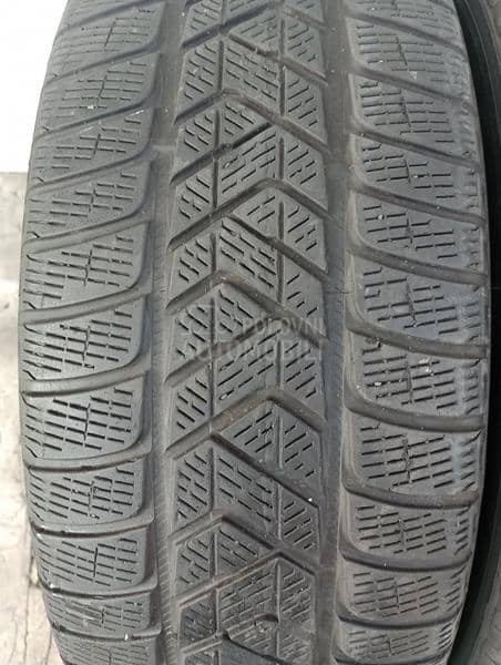 Pirelli 235/65 R17 Zimska