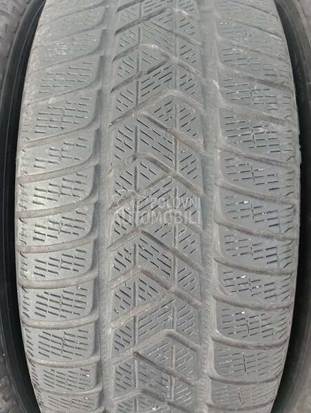 Pirelli 235/65 R17 Zimska
