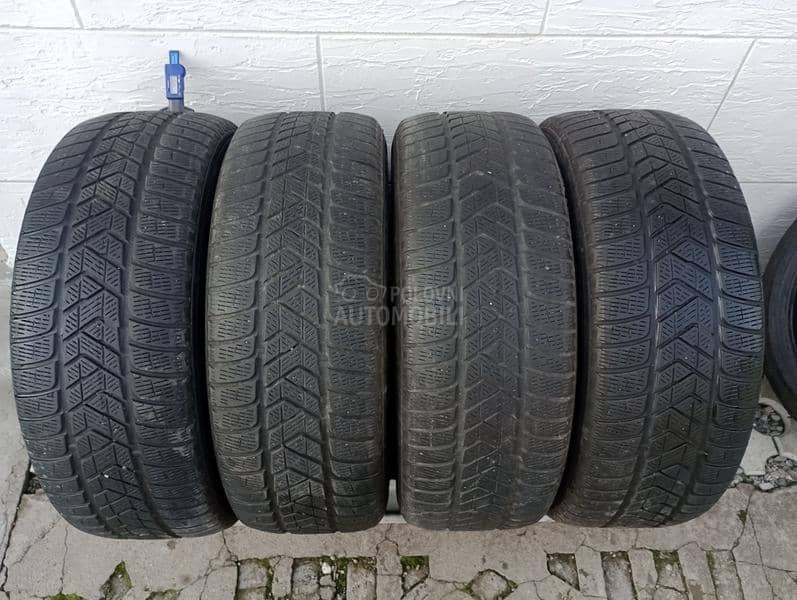 Pirelli 235/65 R17 Zimska