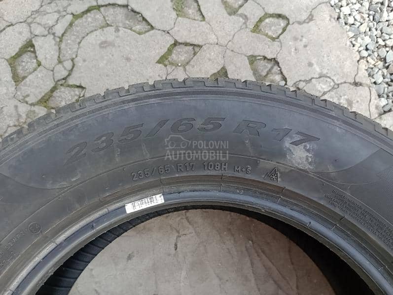 Pirelli 235/65 R17 Zimska