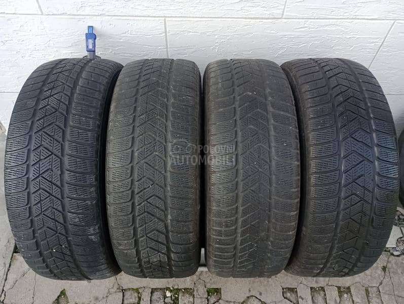 Pirelli 235/65 R17 Zimska