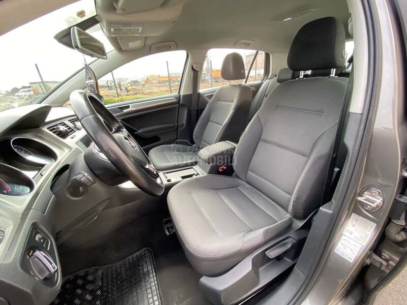 Volkswagen Golf 7 1.6TDI DVD NAV,DISTR