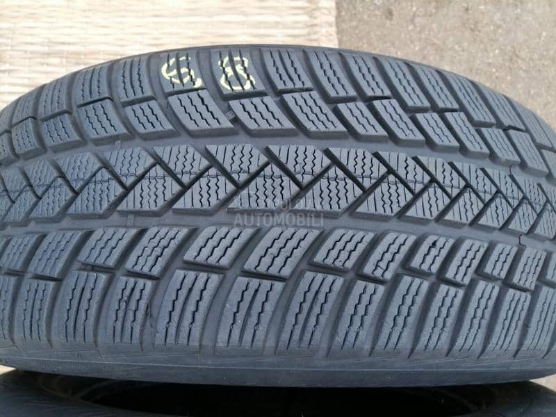 Vredestein 205/60 R17 Zimska