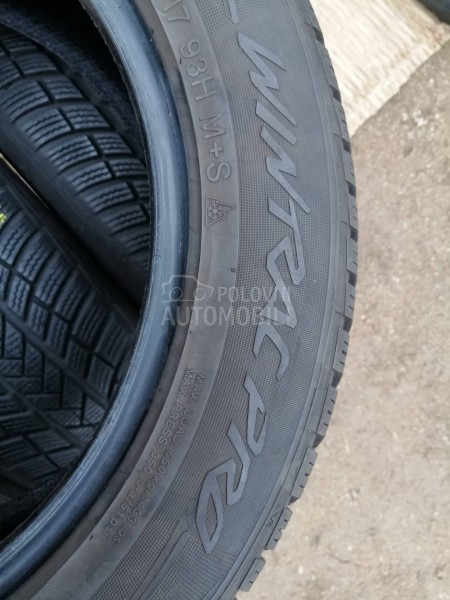 Vredestein 205/60 R17 Zimska