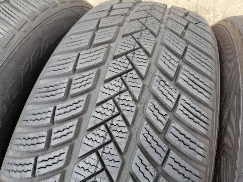 Vredestein 205/60 R17 Zimska