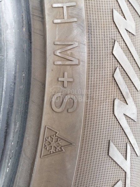 Vredestein 205/60 R17 Zimska