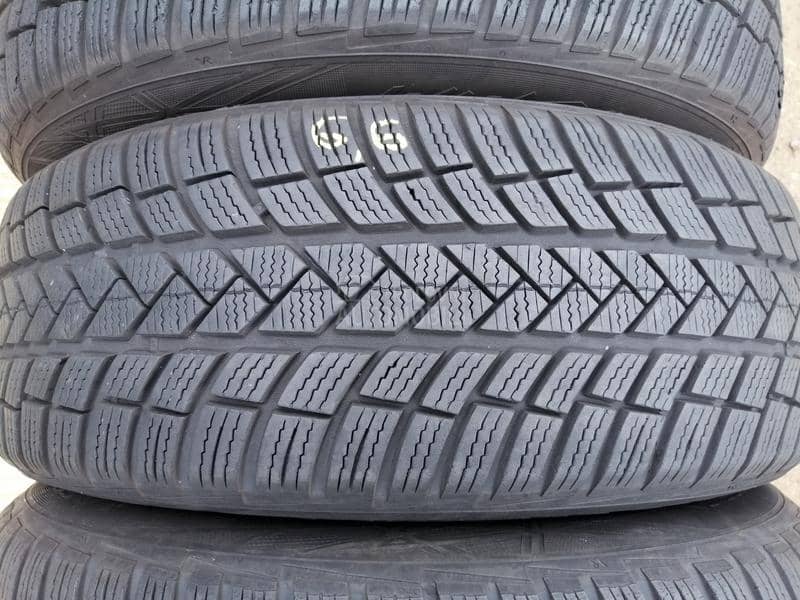 Vredestein 205/60 R17 Zimska