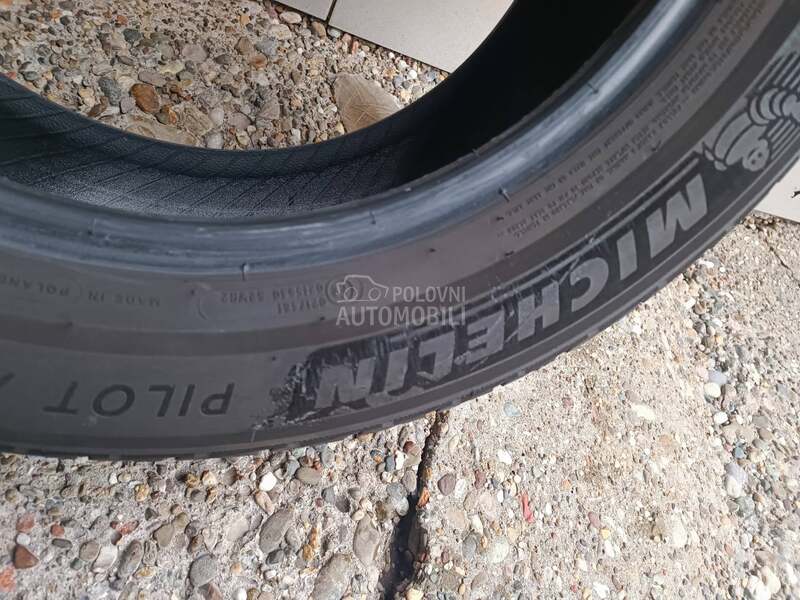 Michelin 225/60 R18 Zimska