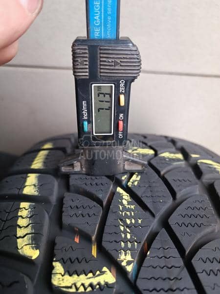 Dunlop 225/45 R17 Zimska