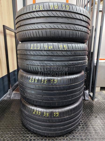 Continental 225/40 R19 Letnja