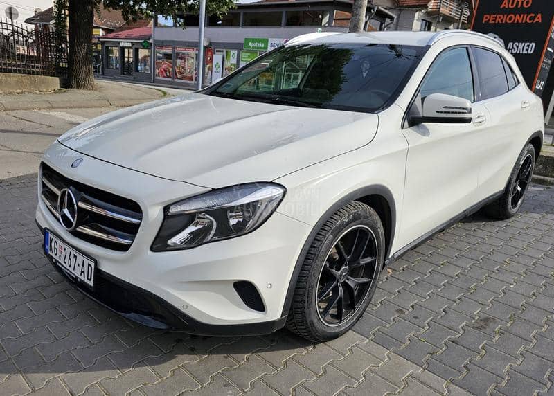 Mercedes Benz GLA 200 reg godinu dana